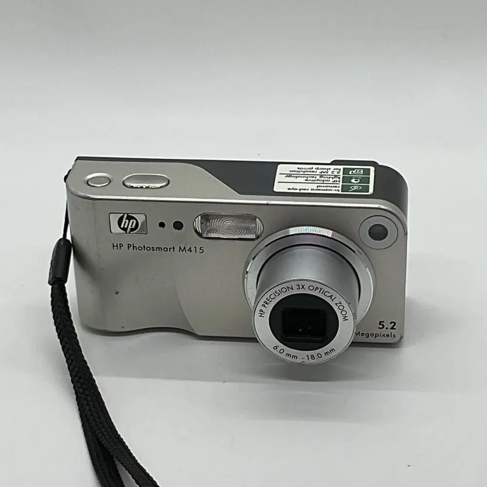 HP Photosmart M415 Digital Camera in Silver